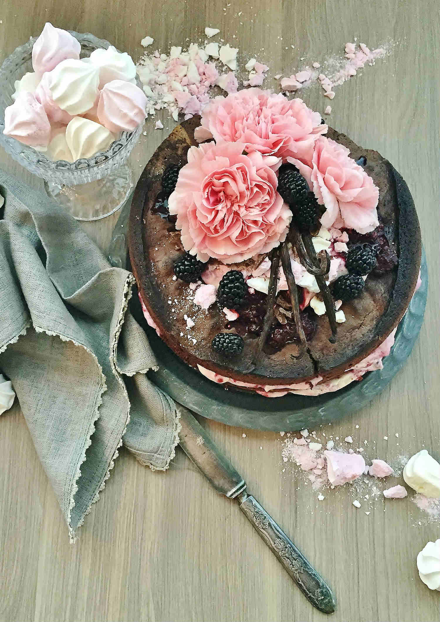 Quick & Easy Chocolate Cake with Blackberry Cream